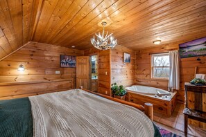 1 bedroom, iron/ironing board, free WiFi, bed sheets - Gatlinburg Hideaway: Hot Tub, Pool Table, Firepit, & Arcade 4 mi to the GSMNP (Gatlinburg)