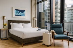 Laptop workspace, iron/ironing board, free WiFi - Nest Downtown Montreal (Montréal)