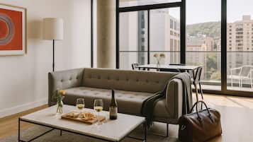 Appartement Standard, 2 chambres, balcon | Coin séjour