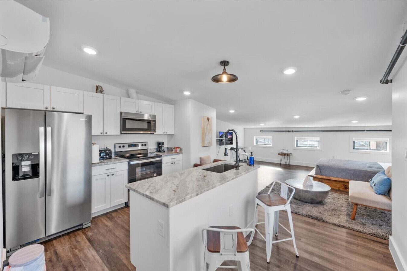 ثلاجة، ميكروويف، فرن، موقد طهي مسطح