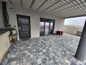 Terrace/patio - Adorable 2-bedroom apartment in Villers-la-Montagne, only 10 min from Luxembourg (Villers-la-Montagne)