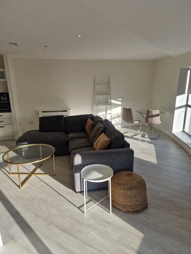 Charming 2-bedroom apartment in Citywest Dublin perfect for your stay, Luas stop