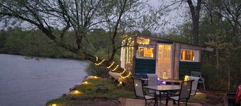 Lakeside oasis Apt with water access and views.