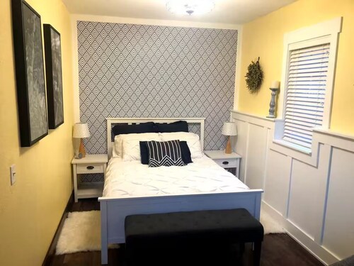 Bridgetown Bungalow: The perfect cozy getaway! A Pet Friendly Studio