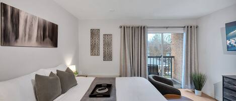 1 bedroom, desk, iron/ironing board, WiFi (free)