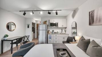 1 bedroom, desk, iron/ironing board, free WiFi