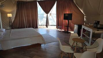 1 slaapkamer, een strijkplank/strijkijzer, wifi, beddengoed