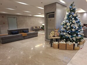 Lobby - S Residences premiere MOA 3rd T1 floor 1BR w/balcony by darpm (Pasay City)