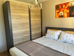 3 bedrooms, iron/ironing board, internet, bed sheets - Treat yourself to an enchanted getaway in Montgesty, in the heart of the Lot! (MONTGESTY)