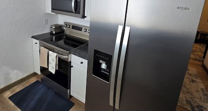 Cozy 2-bedroom condo in beautiful Livingston with AC and good Heat
