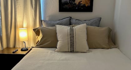 Cozy 2-bedroom condo in beautiful Livingston with AC and good Heat