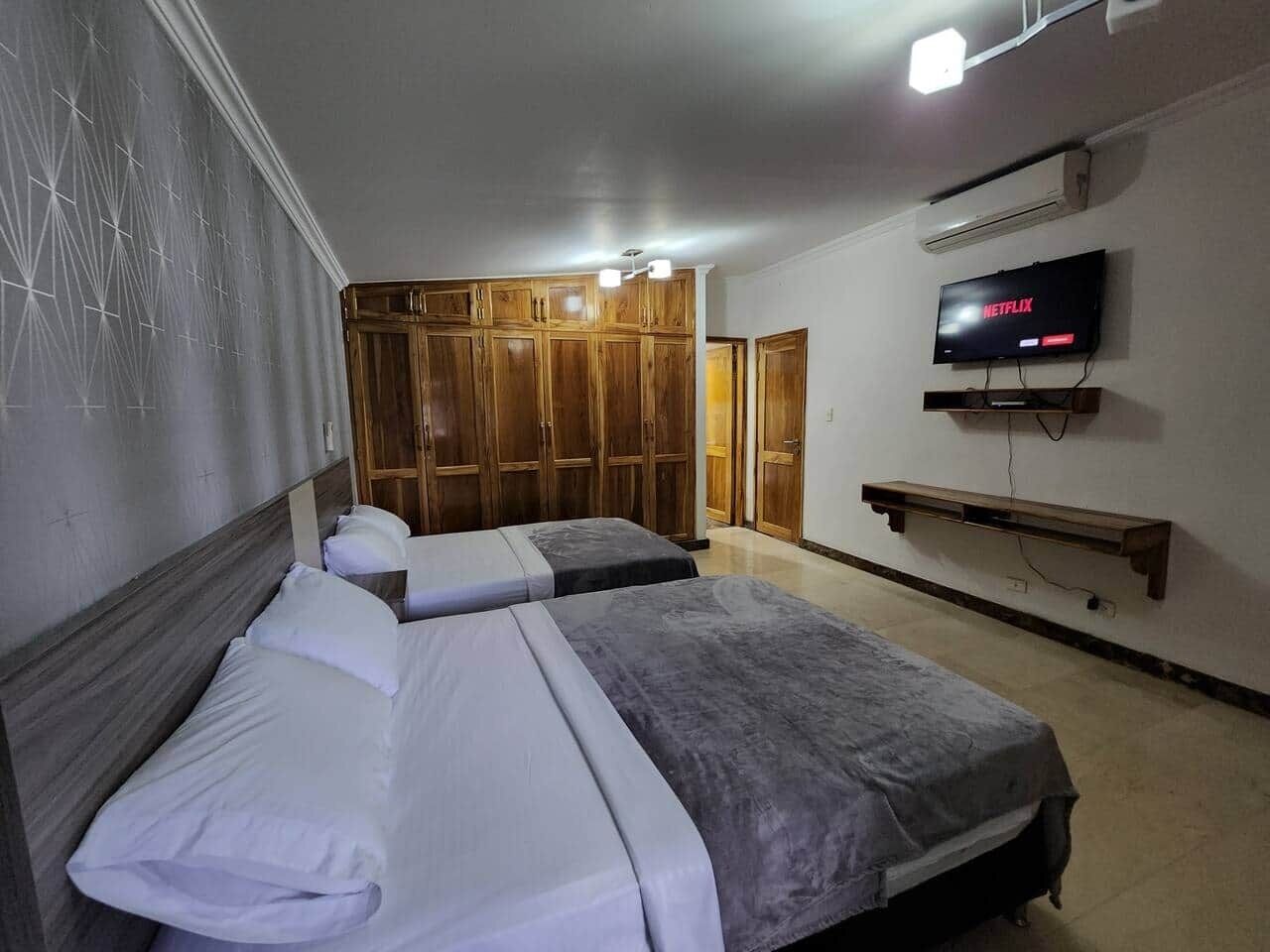 6 bedrooms, iron/ironing board, WiFi, bed sheets