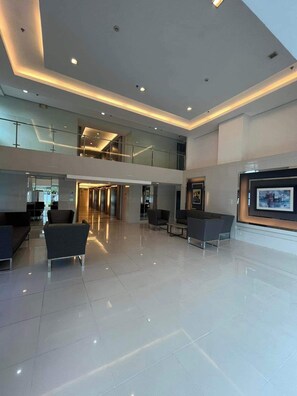 Lobby - Jazz Residences Makati city 1BR 35th tower D floor by darpm (Makati City)