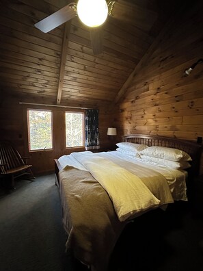 3 bedrooms, travel cot, WiFi, bed sheets