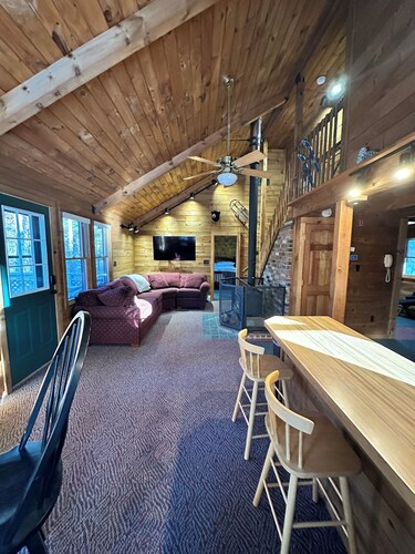 Enjoy an all seasons retreat, perfect for relaxing getaways in Tamworth NH