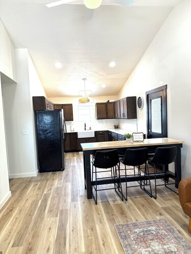 BRAND NEW 3BR Duplex Unit Side “B”, Retreat Near Fort Leonard Wood,Sleeps 8