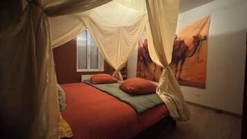 Iron/ironing board, WiFi, bed sheets