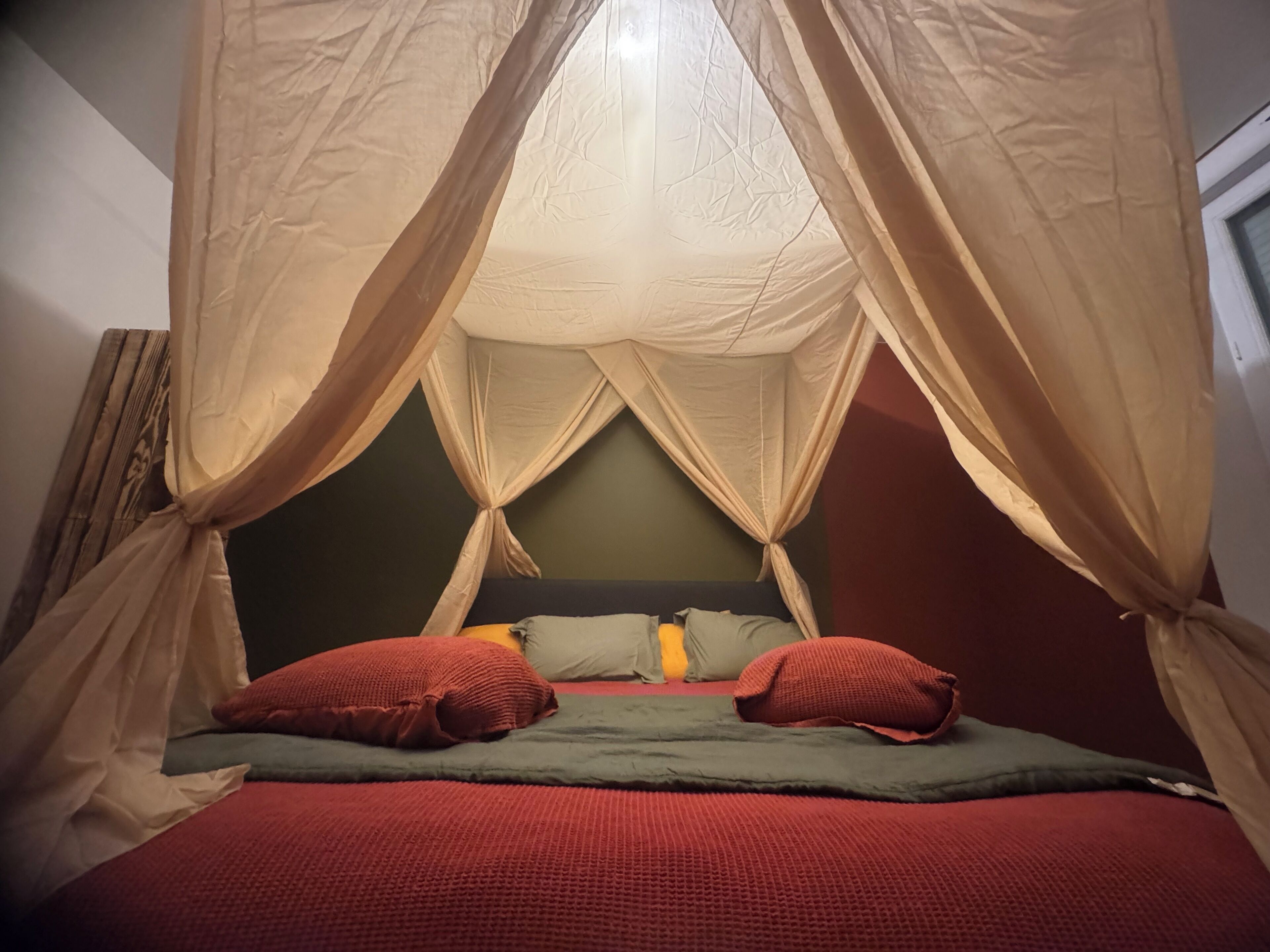 2 chambres, fer et planche à repasser, Wi-Fi gratuit, draps fournis