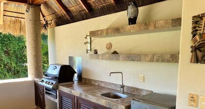 Spacious 2 Bed, 2 Bath Apartments - 10 Minute Walk to Beach, Dining & Shopping