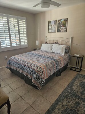1 bedroom, in-room safe, iron/ironing board, free WiFi - Casita Cactus Rose (Green Valley)