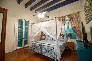 Fer et planche à repasser, accès Internet, draps fournis