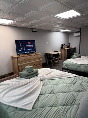 1 dormitorio, tabla de planchar con plancha, wifi gratis y ropa de cama
