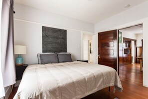 書桌、熨斗/熨衫板、可攜式嬰兒床、免費 Wi-Fi