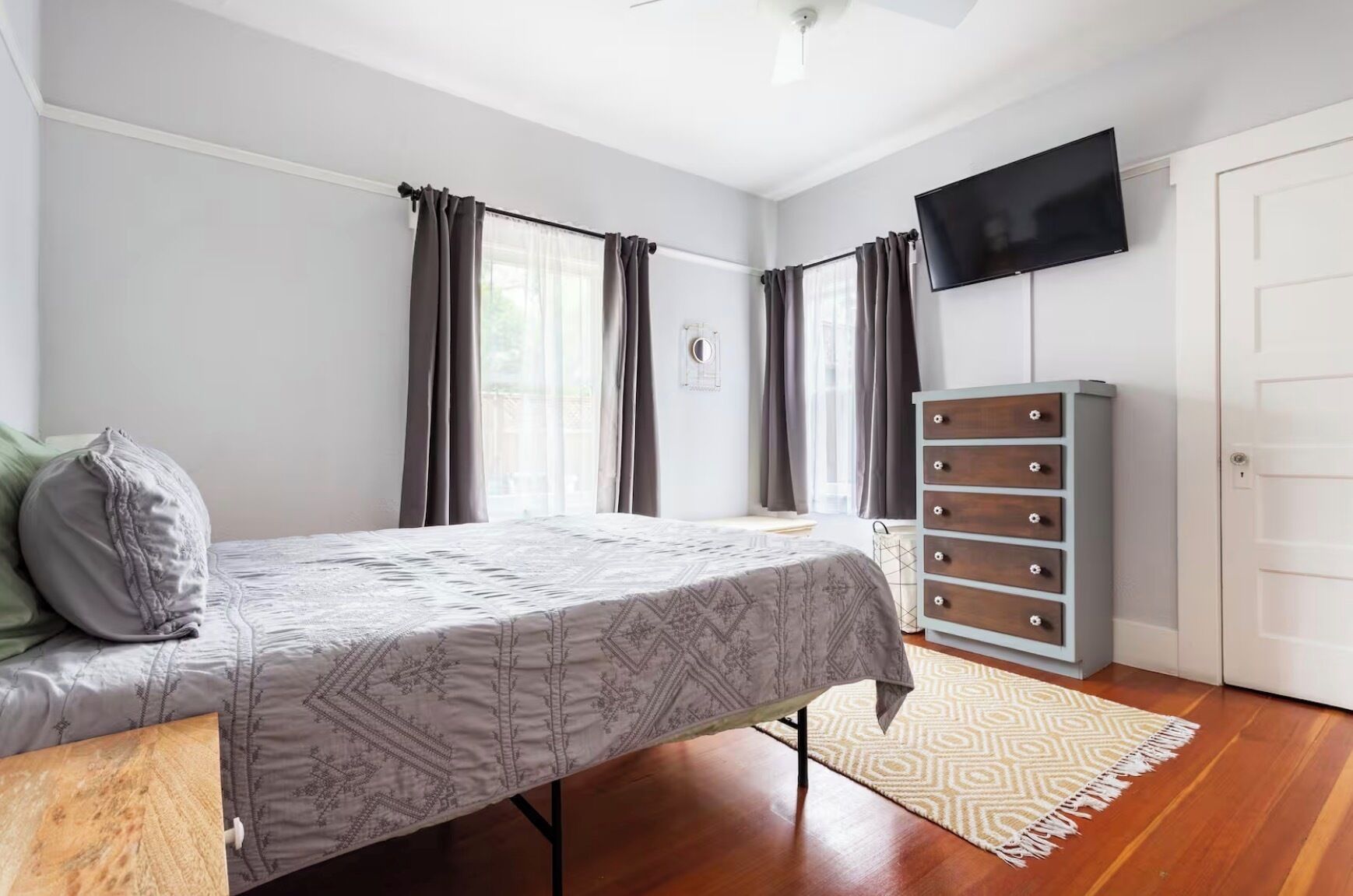 3 slaapkamers, een bureau, gratis wifi, beddengoed