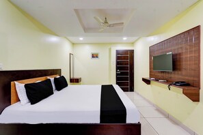 Deluxe Room | Desk, laptop workspace, free WiFi - Hotel Mini Escape Perungalathur  (Chennai)