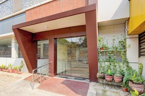 Exterior detail - Hotel Mini Escape Perungalathur  (Chennai)