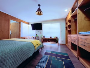 WiFi, bed sheets