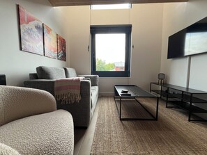 Living area - Stylish Duplex Apartment in Central Manchester (Manchester)