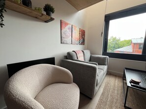 Living area - Stylish Duplex Apartment in Central Manchester (Manchester)