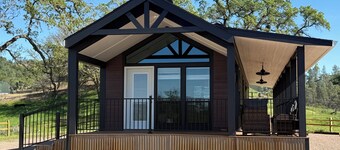 Cozy Lower Lake Retreat. 2BR + Loft, AC, Near Wineries & Trails!