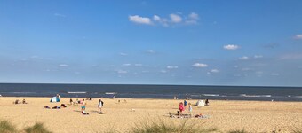 Dog friendly bungalow, enclosed garden & parking. Ideal for coast or country.