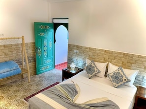 Comfort Triple Room, Patio | Free WiFi, wheelchair access - riad la joie (Marrakech)