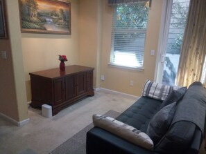 Interior - Charming house in tranquil San Jose perfect for your getaway. 4BR/3B Gr8 loc Gar (San Jose)