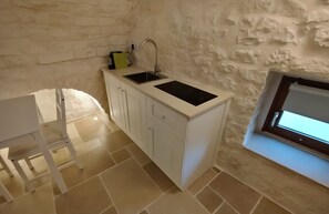 Private kitchen - Cummersa - Campanile Inn;
Comfortable room in  historic building in Locorotondo (Locorotondo)