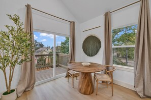 Dining - Market St Green Home 3BR/3BA Near Downtown Houston (Houston)