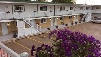 Dobbeltrom, balkong, bakgårdsutsikt | Eksteriør