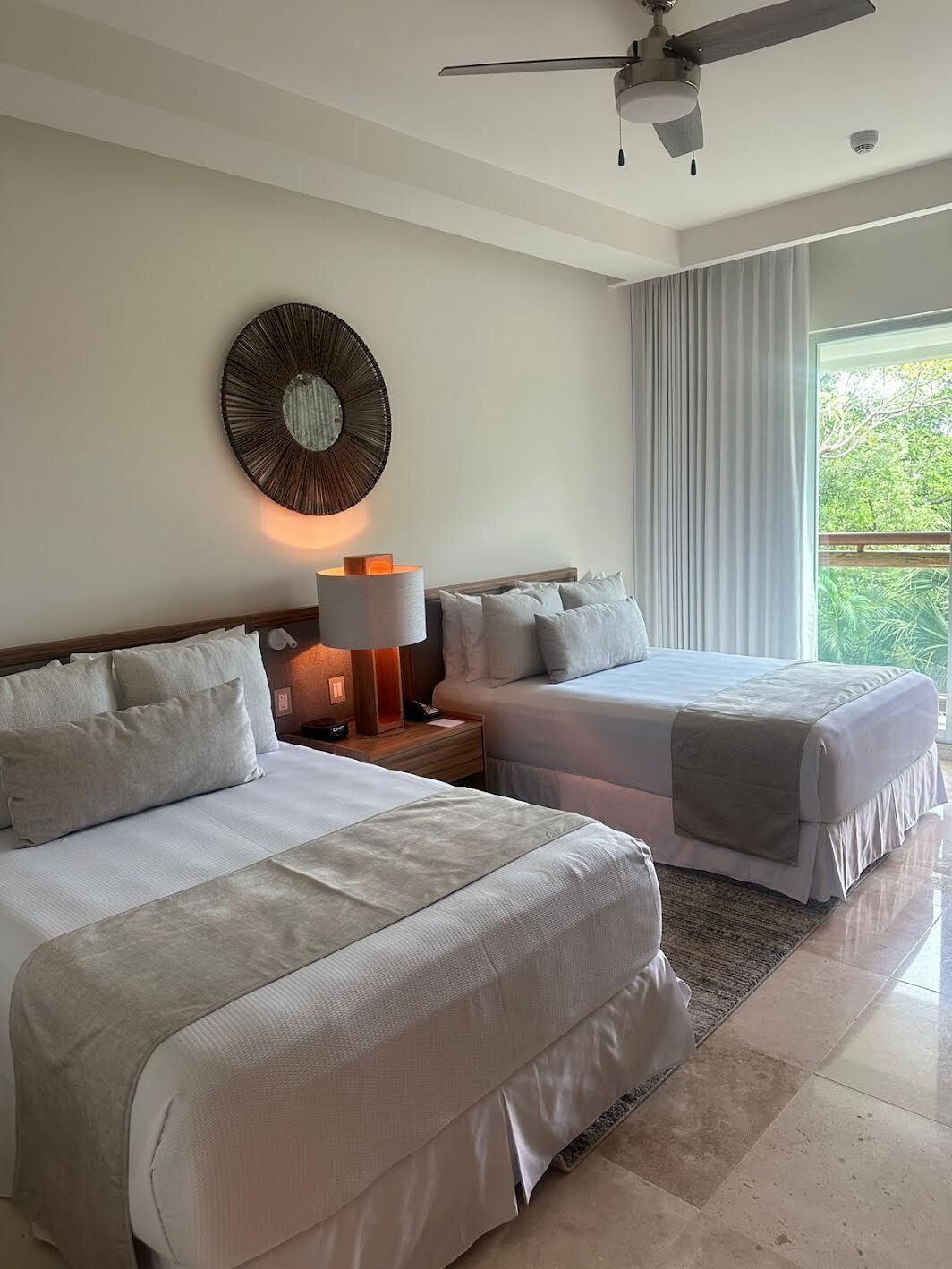 Iron/ironing board, Internet, bed sheets