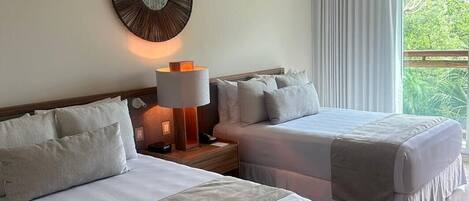 Iron/ironing board, Internet, bed sheets