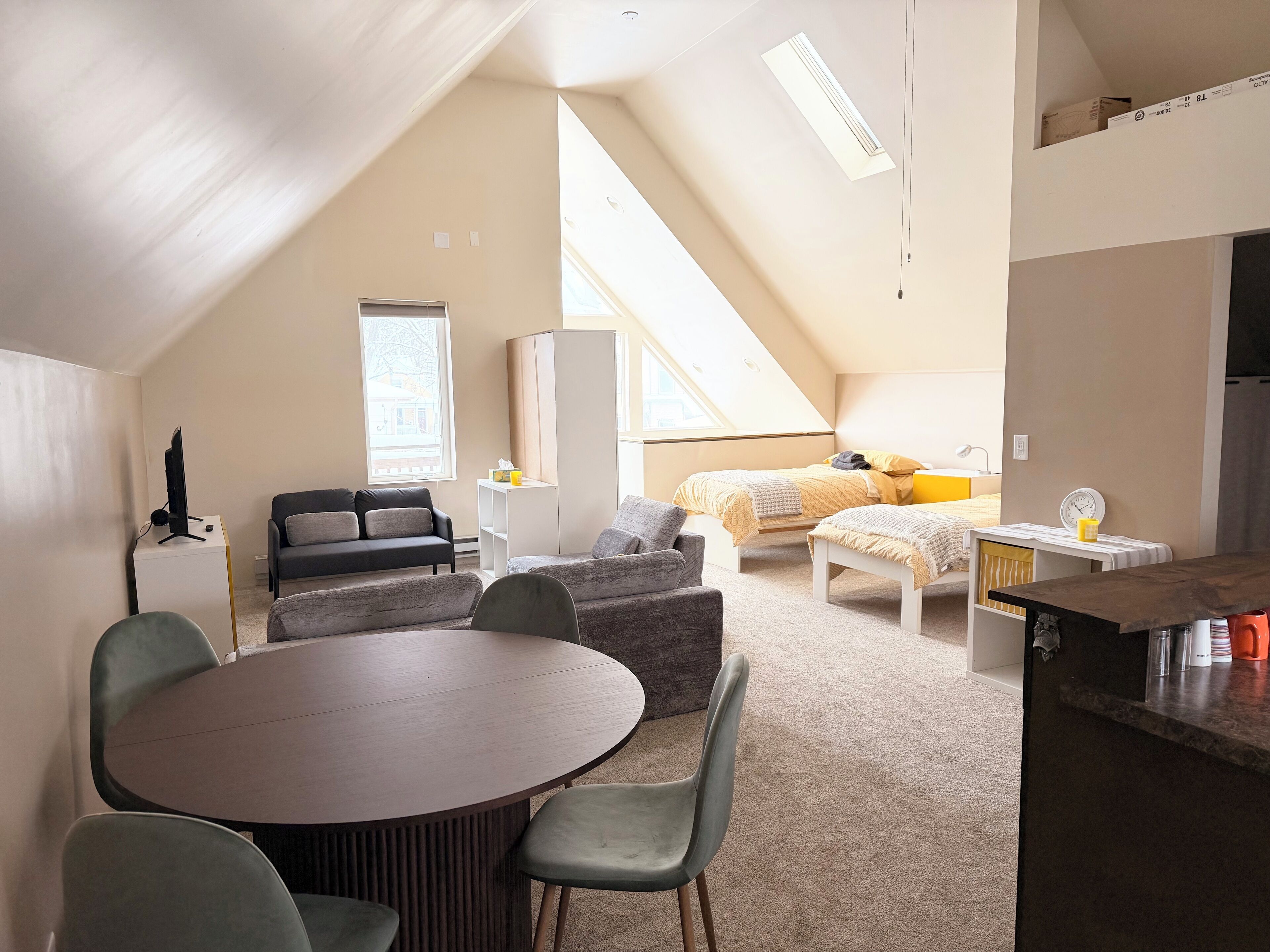 Bügeleisen/Bügelbrett, Internetzugang, Bettwäsche