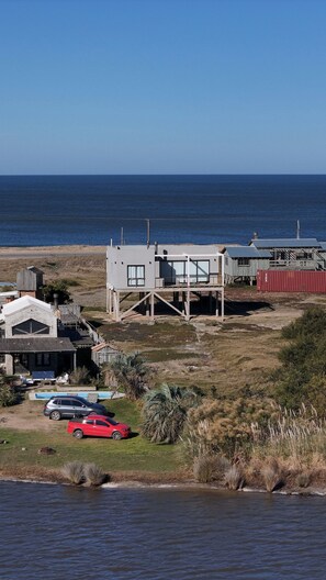 Exterior - House between the sea and the lagoon of José Ignacio. Unique views. Natural environment. (Santa Mónica)