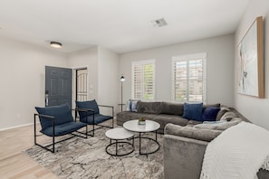 Smart TV, DVD player, books, video library - Large Single Story in Surprise with Pool Heat Included, Mins. from Loop 303 (Surprise)