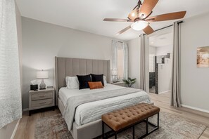 3 bedrooms, desk, iron/ironing board, travel cot - Large Single Story in Surprise with Pool Heat Included, Mins. from Loop 303 (Surprise)