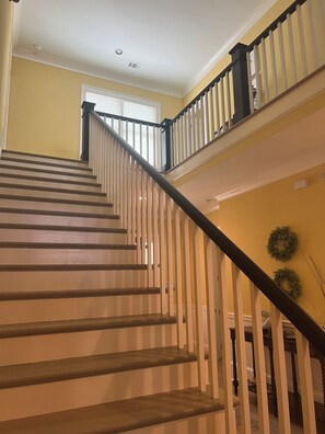 Interior - Lakefront Lake Oconee Retreat ~ 5BR/4.5BA ~ MASTERS WEEK ONLY (Eatonton)
