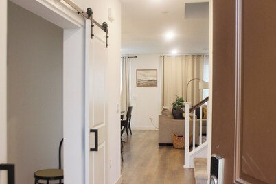 Beautiful 5-bedroom house with Large Patio backyard in charming Lathrop