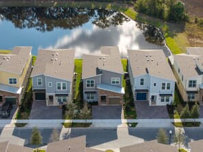 Front of property - Stylish Family Villa, Themed Rooms, Pool (Kissimmee)