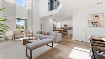 House (5 Bedrooms) | Living area | 50-inch Smart TV with cable channels